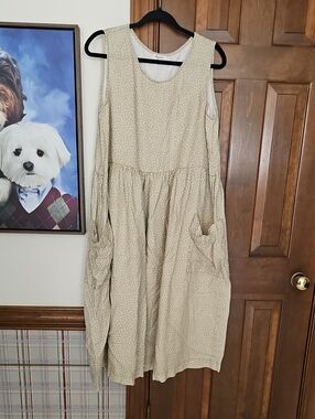 Magic Linen Light Tan/Cream Sleeveless Polka Dot Midi Dress with Patch Pockets